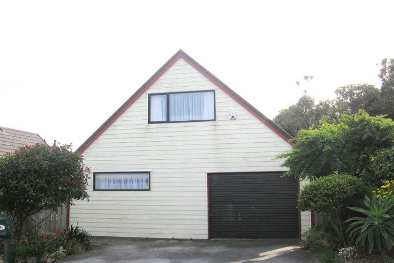 Photo of property in 1a Peter Button Place, Johnsonville, Wellington, 6037