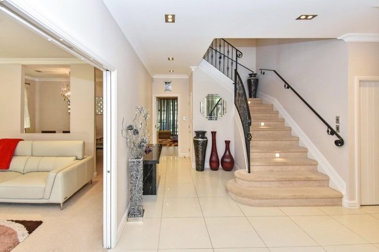 Photo of property in 27 Matuhi Grove, Papatoetoe, Auckland, 2025