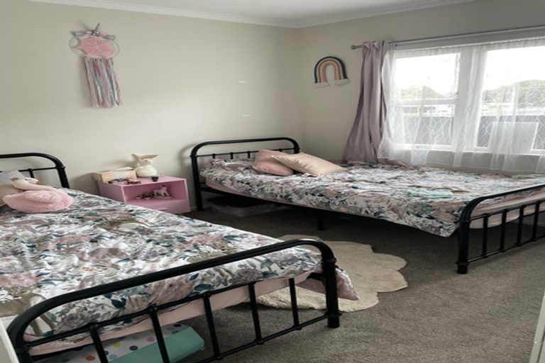 Photo of property in 12 Albert Road, Kelston, Auckland, 0602