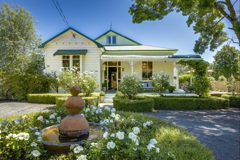 Photo of property in 84 Middle Road, Havelock North, 4130