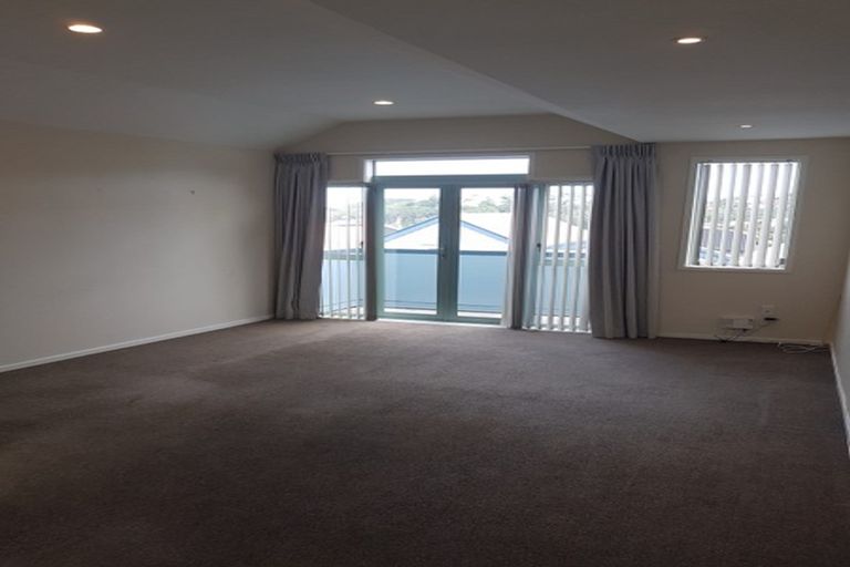 Photo of property in 11/93a Kelburn Parade, Kelburn, Wellington, 6012