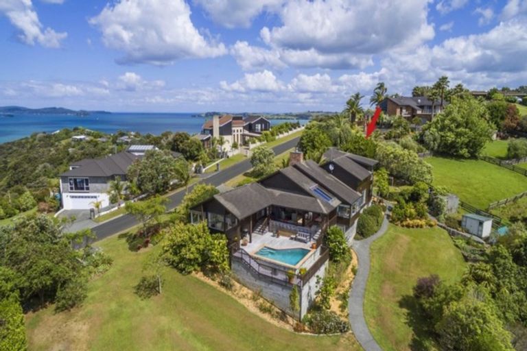 Photo of property in 9 Kotare Place, Sandspit, Warkworth, 0982