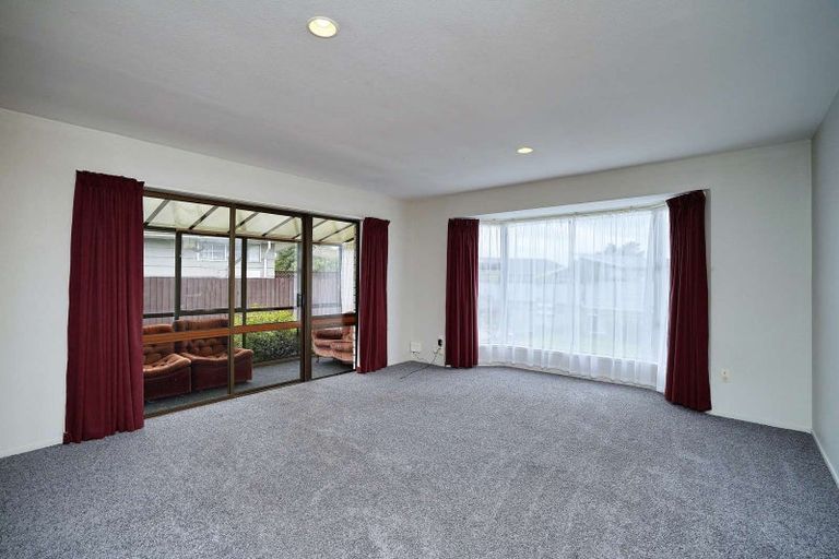 Photo of property in 1/69 Denise Crescent, Hornby, Christchurch, 8042