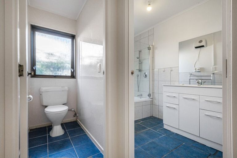 Photo of property in 45a Takutai Avenue, Half Moon Bay, Auckland, 2012