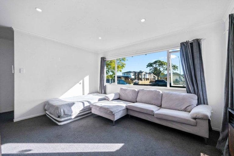 Photo of property in 8 Martin Road, Manurewa, Auckland, 2102