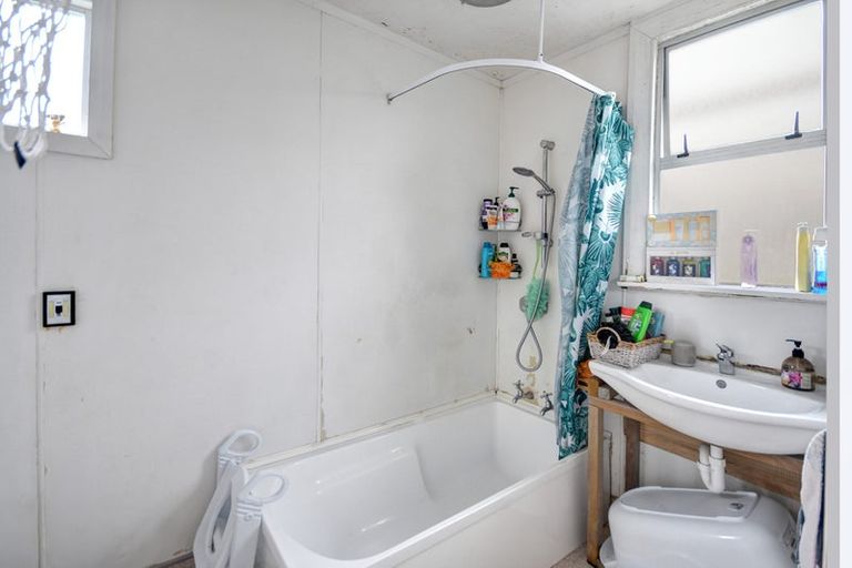 Photo of property in 31 Jellicoe Crescent, Kaikorai, Dunedin, 9010