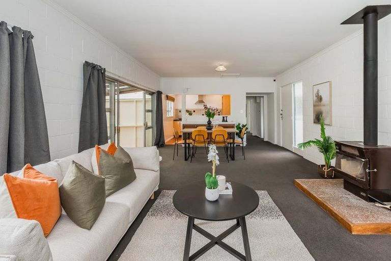 Photo of property in 16 Dale Road, Raumati South, Paraparaumu, 5032