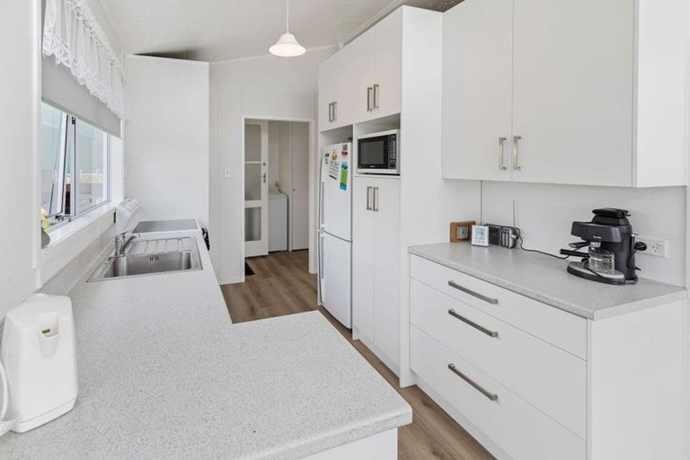 Photo of property in 32 Clifton Drive, Waitara, 4320