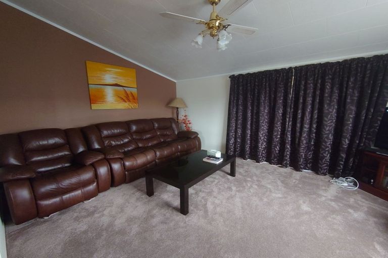 Photo of property in 4/16 Arahoe Road, New Lynn, Auckland, 0600
