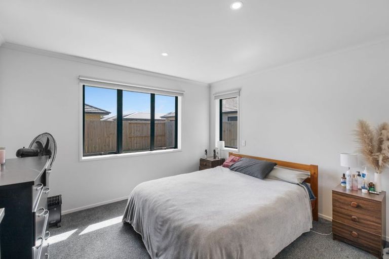 Photo of property in 9 Te Piriti Road, One Tree Point, 0118