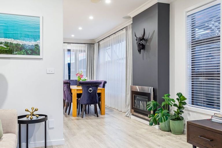 Photo of property in 8 Korako Drive, Kumeu, 0810