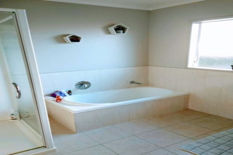 Photo of property in 9 Brechin Place, Wattle Downs, Auckland, 2103