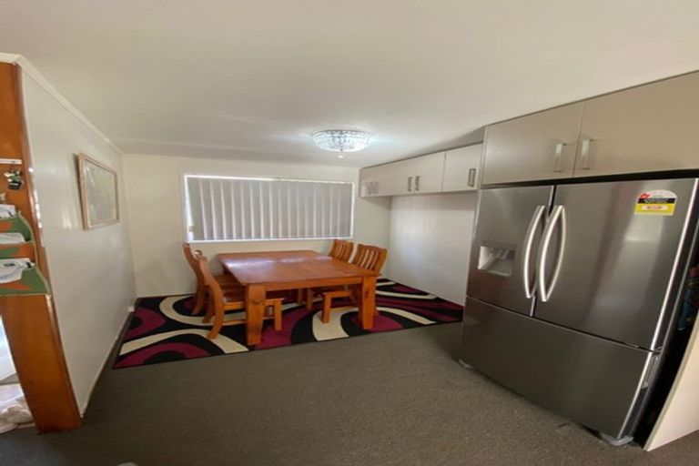 Photo of property in 23b Kelman Road, Kelston, Auckland, 0602