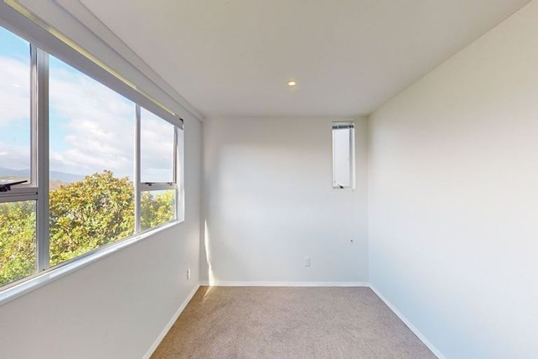 Photo of property in 53 Sutherland Road, Melrose, Wellington, 6023