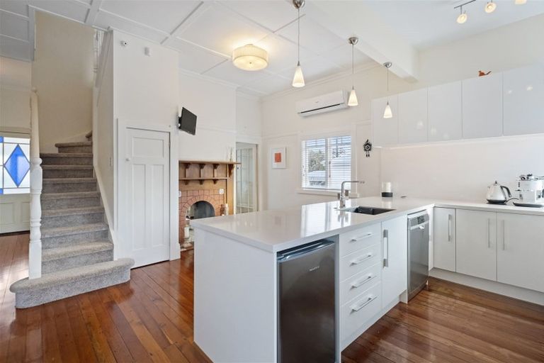 Photo of property in 1/49 Rawene Road, Birkenhead, Auckland, 0626