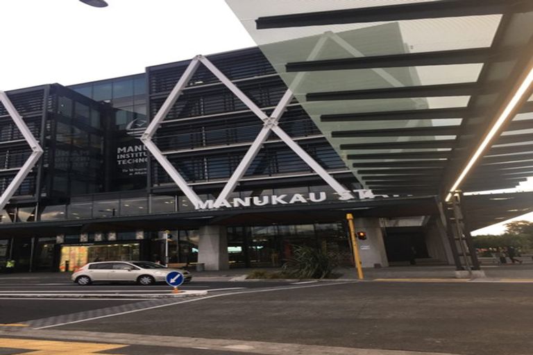 Photo of property in Twin Towers, 811/17 Putney Way, Manukau, Auckland, 2104