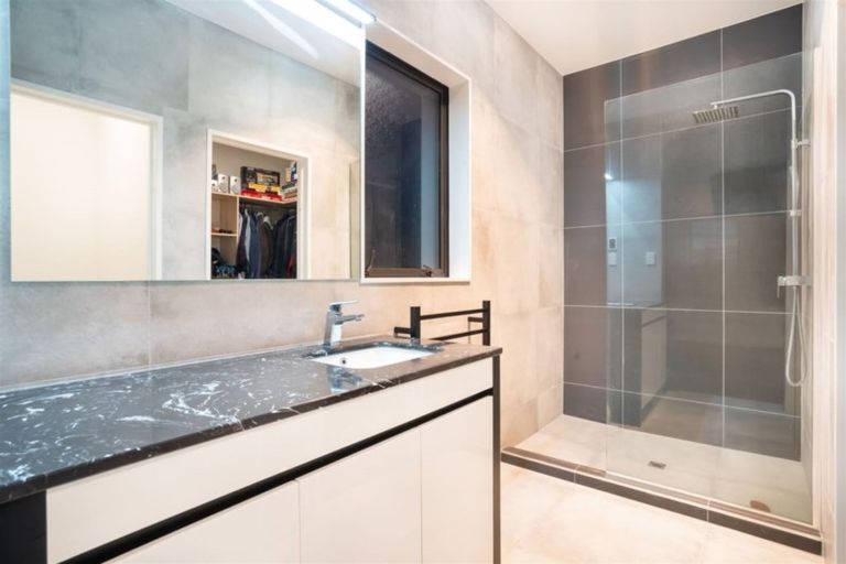 Photo of property in 16 Kauri Drive, Waiuku, 2123