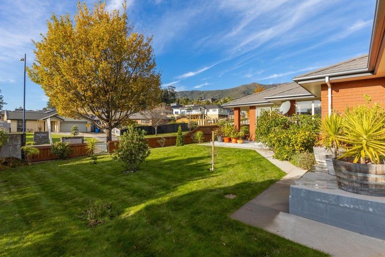 Photo of property in 2 Tui Drive, Picton, 7220