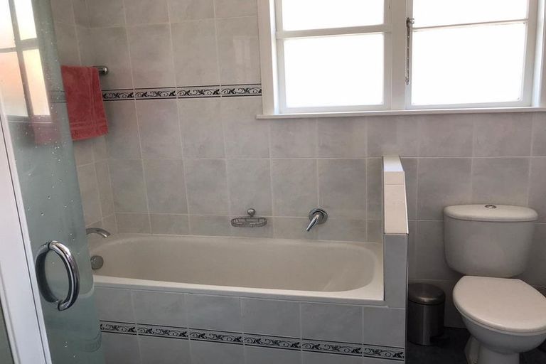 Photo of property in 5 Cintra Place, Glen Innes, Auckland, 1072
