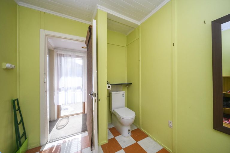 Photo of property in 19 Franklin Avenue, Hokowhitu, Palmerston North, 4410