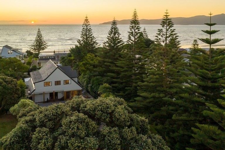 Photo of property in 9 Wharemauku Road, Raumati Beach, Paraparaumu, 5032