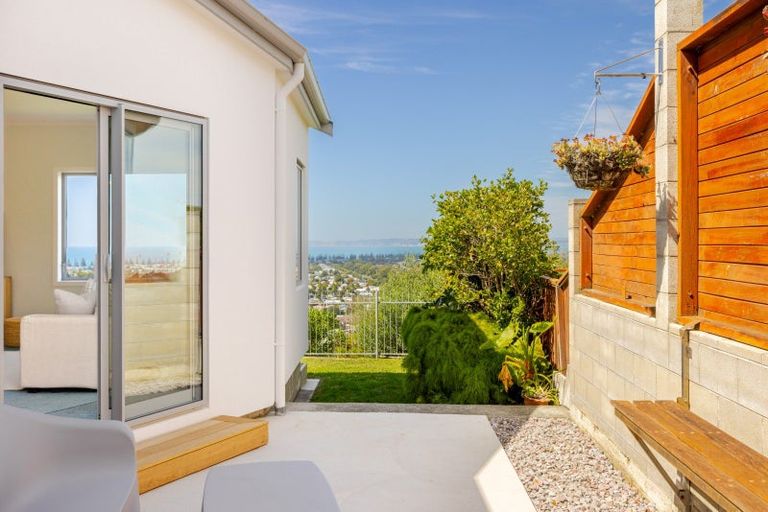 Photo of property in 15 Kavanagh Road, Hospital Hill, Napier, 4110