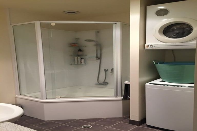 Photo of property in St Peters Apartments, 3e/192 Willis Street, Te Aro, Wellington, 6011