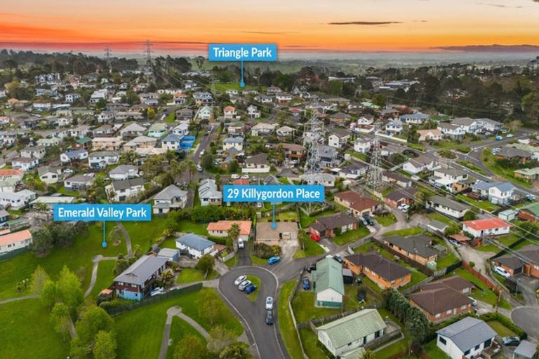 Photo of property in 29 Killygordon Place, Massey, Auckland, 0614