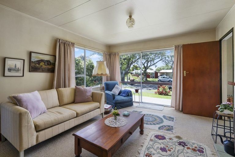 Photo of property in 7 Otira Place, Awapuni, Palmerston North, 4412