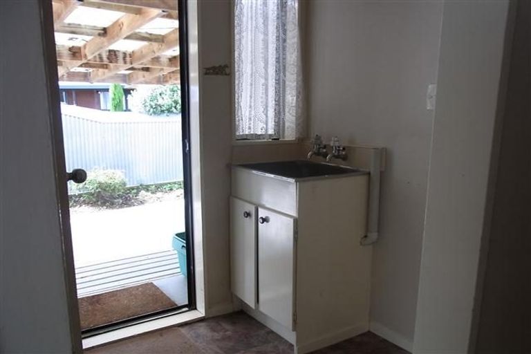 Photo of property in 14 Dellys Grove, Levin, 5510