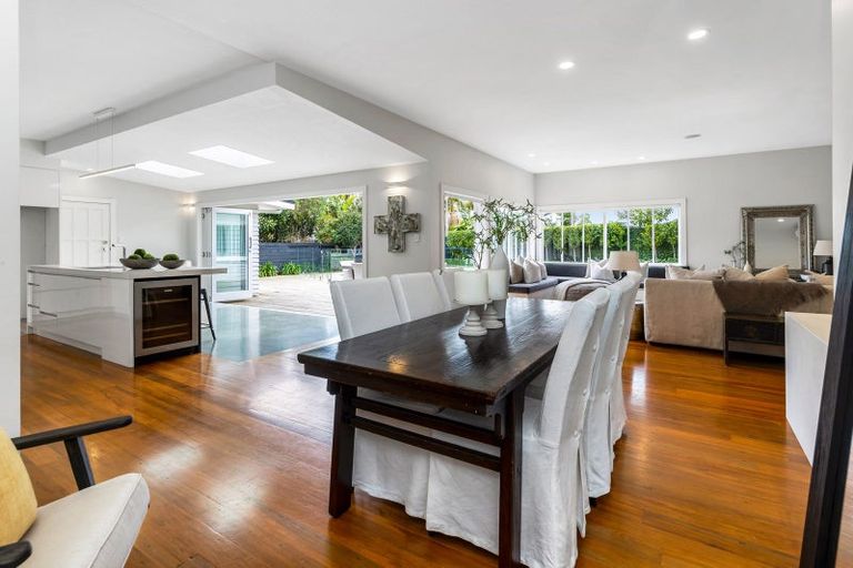 Photo of property in 106 St Heliers Road, Saint Heliers, Auckland, 1071