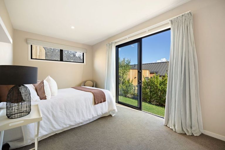 Photo of property in 17 Kerrera Lane, Jacks Point, Queenstown, 9371