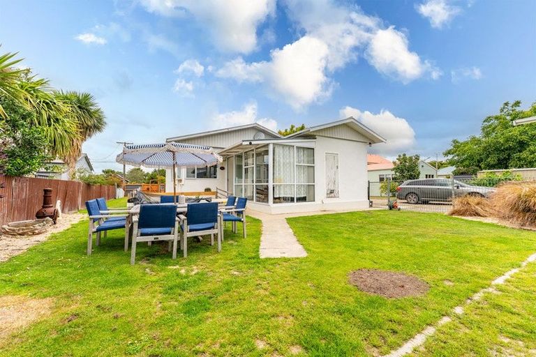 Photo of property in 6 Naylor Street, Waimate, 7924