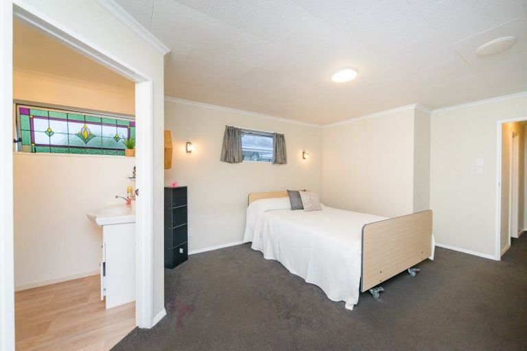 Photo of property in 186 Tremaine Avenue, Westbrook, Palmerston North, 4412