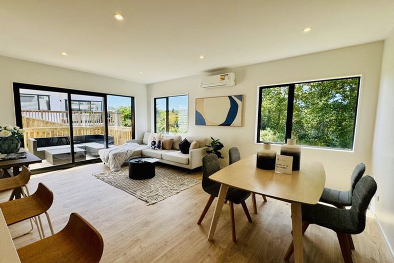 Photo of property in 72 Arran Drive, Orewa, 0931