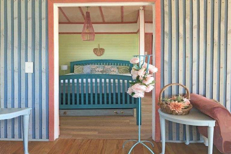 Photo of property in 12 Wainamu Road, Raglan, 3297