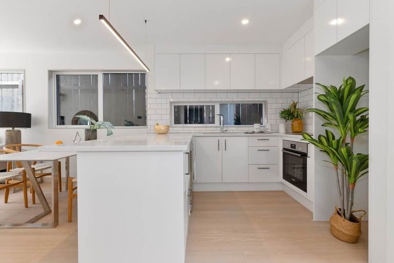 Photo of property in 2/66 Gardner Avenue, New Lynn, Auckland, 0600