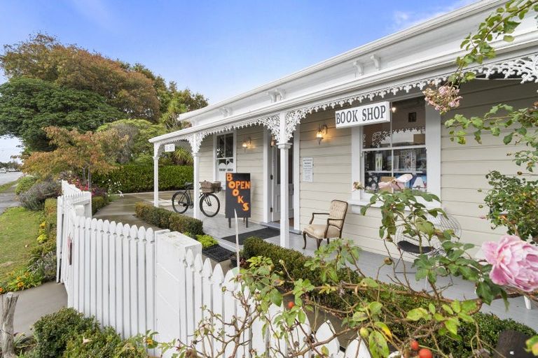 Photo of property in 89 Bridge Street, Bulls, 4818