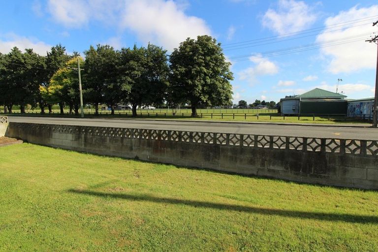 Photo of property in 53 Eglinton Street, Winton, 9720