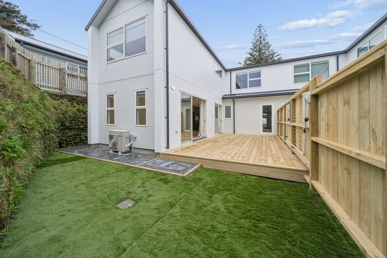 Photo of property in 1/5 Tawa Terrace, Tawa, Wellington, 5028