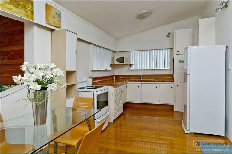 Photo of property in 124 Aeroview Drive, Beach Haven, Auckland, 0626