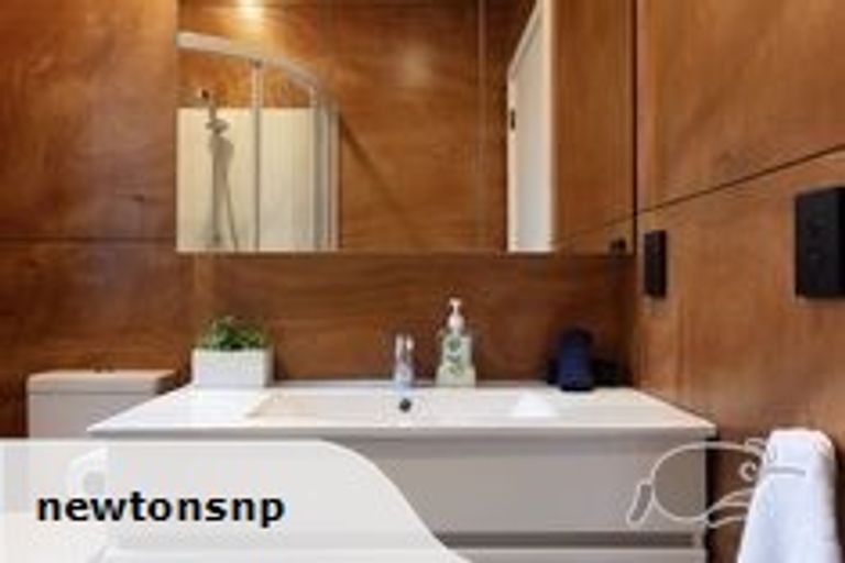 Photo of property in 7b Lyn Street, Lynmouth, New Plymouth, 4310