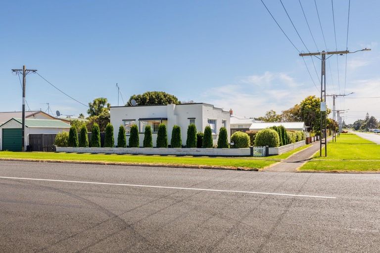 Photo of property in 6 High Street West, Waitara, 4320