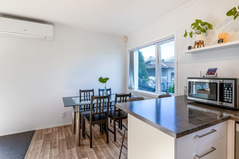 Photo of property in 1/34 Lambrown Drive, Totara Vale, Auckland, 0629