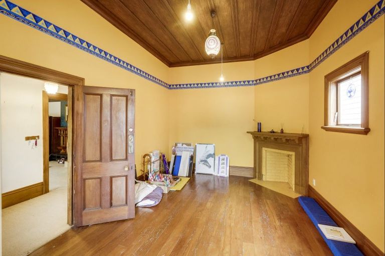 Photo of property in 69 Wellesley Road, Napier South, Napier, 4110