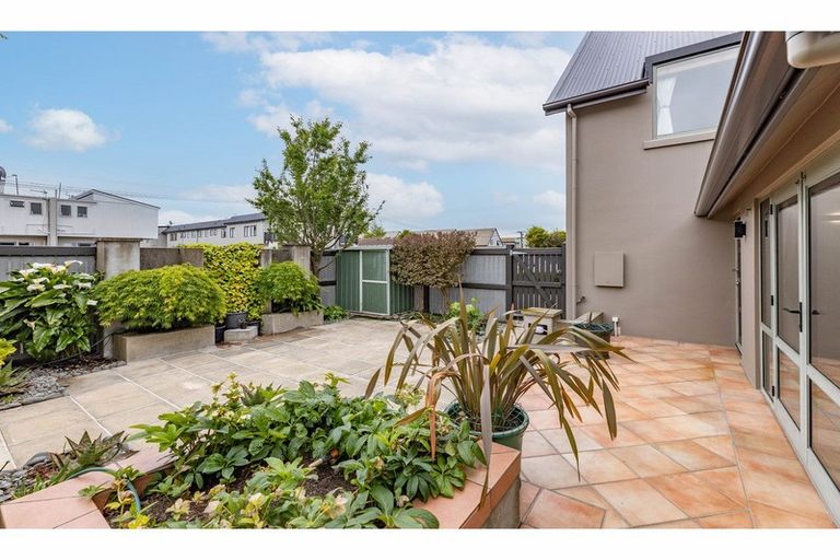 Photo of property in 28 Brockworth Place, Riccarton, Christchurch, 8011