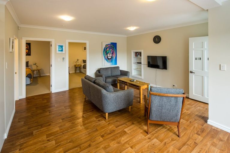 Photo of property in 14 Freeling Street, Island Bay, Wellington, 6023