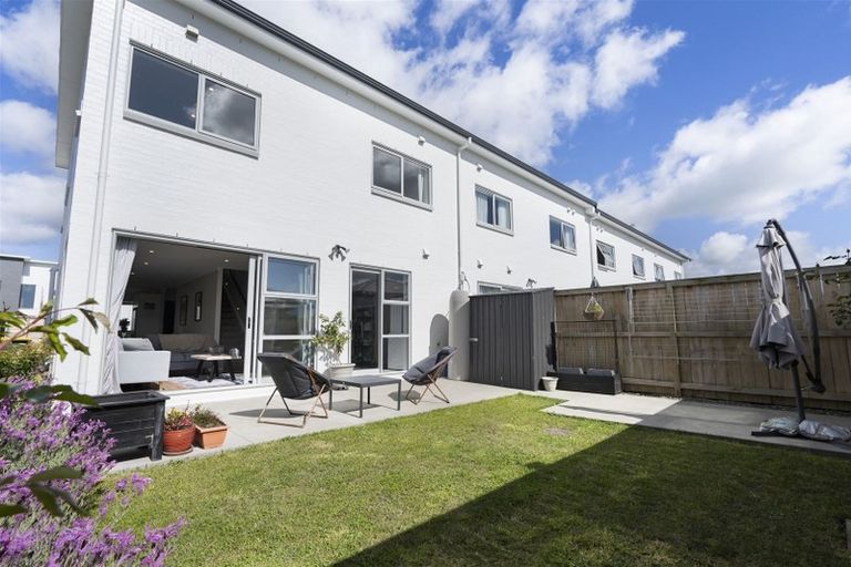 Photo of property in 2 Briddock Way, Swanson, Auckland, 0614