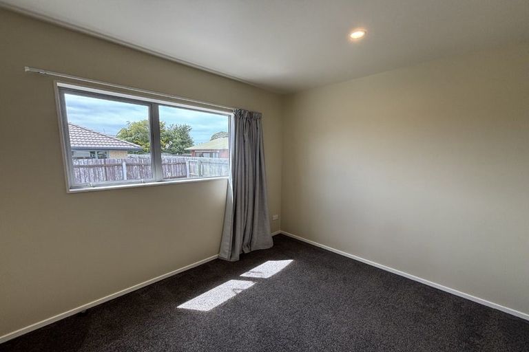 Photo of property in 1/2 Wildwood Avenue, Wainoni, Christchurch, 8061