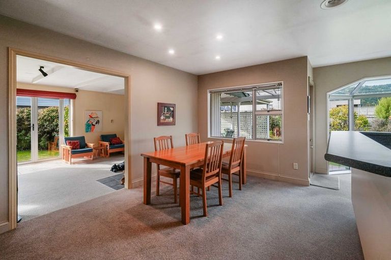 Photo of property in 9 Bridgemere Lane, Cracroft, Christchurch, 8022